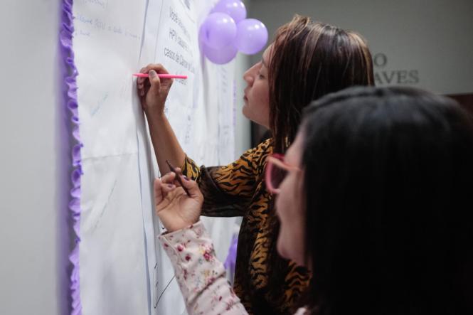 Gestões dos 144 municípios paraenses já estão convocadas a mobilizar mulheres adultas para a adesão ao exame preventivo a fim de detectar, o quanto antes, lesões que podem se transformar num câncer de colo de útero. Essa orientação é o mote da campanha “Março Lilás por todo o Pará”, que a Secretaria de Estado de Saúde Pública (Sespa) acaba de lançar a fim de combater a principal causa de morte por câncer de mulheres no Pará e como parte da programação do governo do Estado, em alusão ao mês da mulher.

FOTO: RICARDO AMANJÁS / AGÊNCIA PARÁ
DATA: 12.03.2019
BELÉM - PA <div class='credito_fotos'>Foto: Ricardo Amanajás / Ag. Pará   |   <a href='/midias/2019/originais/706448a2-e01c-4ba6-8625-9b484e9f858e.jpg' download><i class='fa-solid fa-download'></i> Download</a></div>