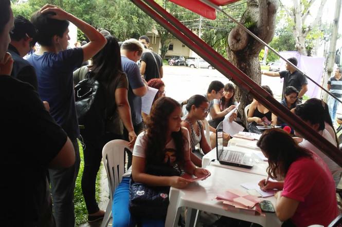 A Fundação Centro de Hemoterapia e Hematologia do Pará (Hemopa) fechou o dia de coleta no sábado (16), com o significativo saldo de 328 comparecimentos de voluntários, o que resultou em 246 coletas que vão atender quase mil pacientes que necessitam de transfusão de sangue na rede hospitalar.

FOTO: DIVULGAÇÃO
DATA: 17.03.2019
BELÉM - PA <div class='credito_fotos'>Foto: Divulgação   |   <a href='/midias/2019/originais/72a29649-6bb6-424c-b7ac-9f97d81947d1.jpg' download><i class='fa-solid fa-download'></i> Download</a></div>