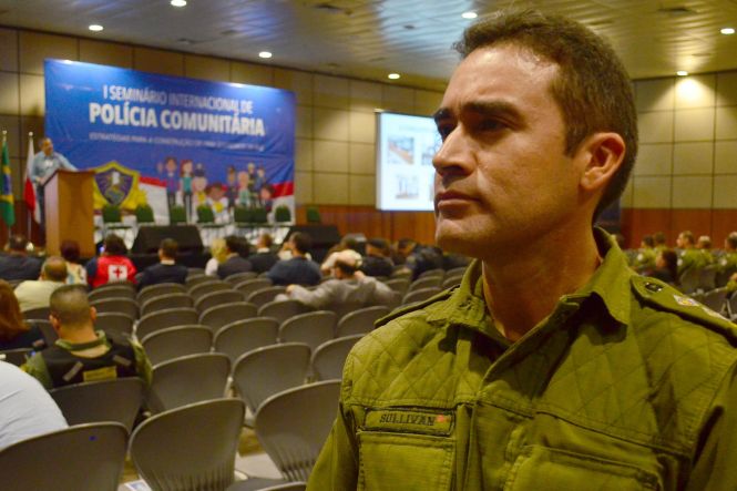 Ações de segurança construídas pela polícia e a sociedade com resultados significativos, em diversas localidades do Brasil, foram apresentadas durante o I Seminário Internacional de Polícia Comunitária

FOTO: ELIELSON MODESTO / ASCOM SEGUP
DATA: 10.05.2019
BELÉM - PARÁ <div class='credito_fotos'>Foto: Elielson Modesto / Ascom Segup   |   <a href='/midias/2019/originais/72b409dc-9c73-4411-b032-fc6e94c1836a.jpg' download><i class='fa-solid fa-download'></i> Download</a></div>