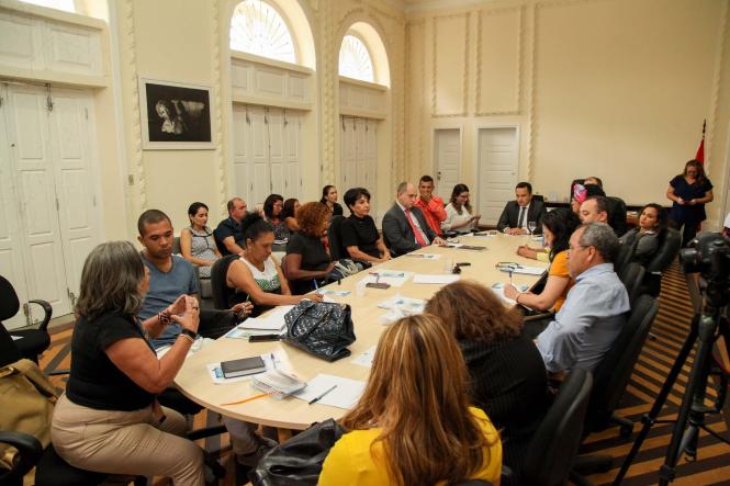 Sejudh debate ações no combate ao trabalho escravo e tráfico de pessoas.

Foto: Wagner Almeida / Ascom Sejudh
Data: 18.01.2019
Belém / Pa <div class='credito_fotos'>Foto: Wagner Almeida/ Ascom Sejudh   |   <a href='/midias/2019/originais/7433ff27-5fb5-4fb0-87d1-04aa31f380e4.jpg' download><i class='fa-solid fa-download'></i> Download</a></div>