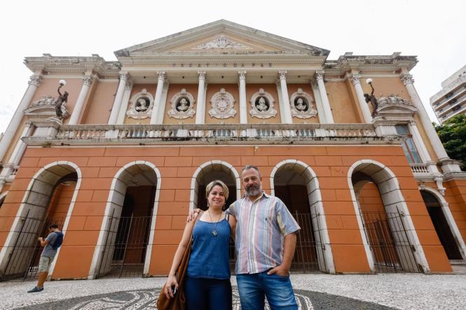 NA FOTO BIANCA SEGATE E HENRIQUE BARRIOS  <div class='credito_fotos'>Foto: Wagner Santana / Ag. Pará   |   <a href='/midias/2019/originais/747473ae-77f6-495a-a648-5eed6f15adf4.jpg' download><i class='fa-solid fa-download'></i> Download</a></div>