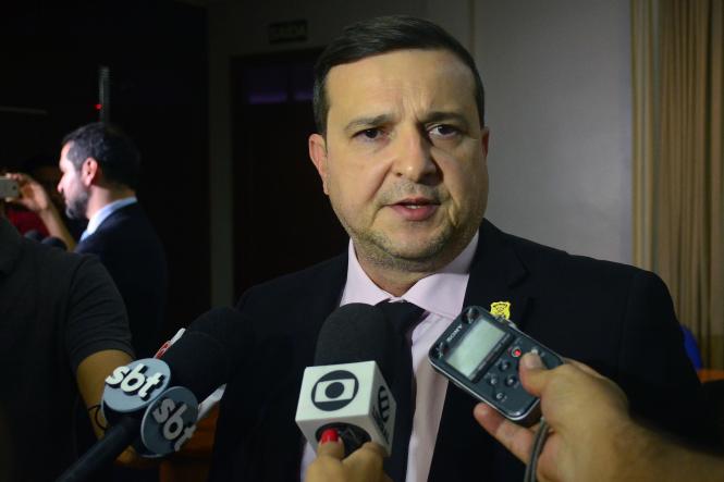 A Secretaria de Estado de Segurança Pública e Defesa Social do Pará (Segup), por meio da Polícia Civil, prendeu nesta quinta-feira (24), no município de Marabá, José Edmundo Ortiz Vergolino, aos 82 anos, acusado de ser o mandante da execução de oito trabalhadores rurais, ocupantes da Fazenda Ubá, em 1985, no município de São João do Araguaia. 
FOTO: Elielson Modesto / SEGUP <div class='credito_fotos'>Foto: Elielson Modesto / Ascom Segup   |   <a href='/midias/2019/originais/74a6eccf-80b2-4d6e-b538-20dab9b4d526.jpg' download><i class='fa-solid fa-download'></i> Download</a></div>