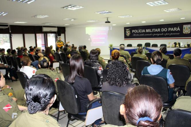 O dia 1º de fevereiro de 1982 marcou para sempre a história da mulher na Polícia Militar do Pará, como a primeira vez que a instituição permitiu a entrada delas na corporação. Hoje, a PM do Pará já soma mais de 1.800 mulheres e, para celebrar os 37 anos da inserção feminina, foi realizado um culto ecumênico, na manhã desta sexta-feira (1º), no auditório do Comando Geral da PM, em Belém. 

FOTO: ASCOM PM-PA
DATA: 01.02.2019
BELÉM - PARÁ <div class='credito_fotos'>Foto: Ascom PMPA   |   <a href='/midias/2019/originais/7525ed9f-c4a3-4b33-9c79-3d7443022370.jpg' download><i class='fa-solid fa-download'></i> Download</a></div>