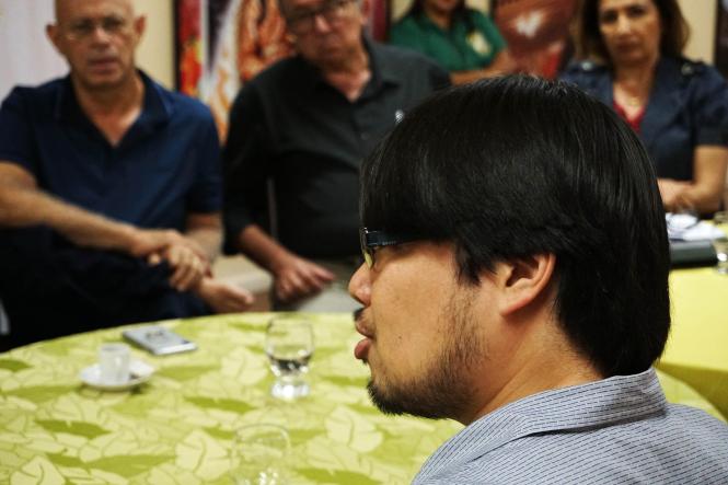 Os donos de frigoríficos no Pará estão preocupados com a queda de 26% na receita de exportação da carne em 2018. A informação foi do presidente do Sindicato da Indústria de Carnes no Pará (Sindicarne), Daniel Acatauassú Freire, durante reunião solicitada pelo secretário estadual de Desenvolvimento Agropecuário e da Pesca, Hugo Suenaga, para discutir os impactos da crise no setor.

FOTO: MATEUS COSTA/ASCOM SEDAP
DATA: 18.01.2019
BELÉM - PARÁ <div class='credito_fotos'>Foto: Mateus Costa / ascom sedap   |   <a href='/midias/2019/originais/75391479-c31d-4cb1-8fc0-a39f1af69e83.jpg' download><i class='fa-solid fa-download'></i> Download</a></div>