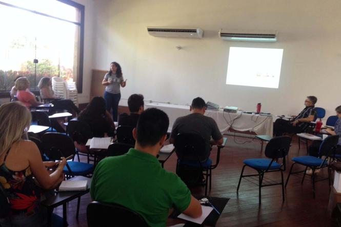 De 6 a 8 de fevereiro, uma equipe de técnicos do Ministério da Saúde e da Secretaria de Estado de Saúde Pública (Sespa) esteve em Santarém, no oeste do Pará, para implantar o Plano de Eliminação do Vírus do Sarampo no Brasil na região.

FOTO: ASCOM SESPA
DATA: 13.02.2019
SANTAREM - PARÁ <div class='credito_fotos'>Foto: ASCOM SESPA   |   <a href='/midias/2019/originais/754ba212-8dec-42fd-b2b6-a832284aaeda.jpg' download><i class='fa-solid fa-download'></i> Download</a></div>