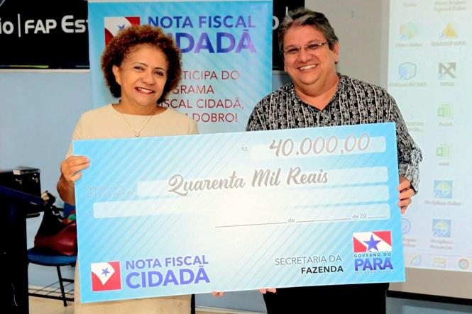 A Secretaria de Estado da Fazenda (Sefa) realizou na noite desta terça-feira (26) a entrega dos prêmios do 26º sorteio do Programa Nota Fiscal Cidadã, de estímulo à cidadania fiscal, durante evento na Faculdade Estácio FAP, em Belém.

FOTO: RICARDO AMANAJÁS / AGÊNCIA PARÁ
DATA: 26.03.2019
BELÉM - PARÁ <div class='credito_fotos'>Foto: Ricardo Amanajás / Ag. Pará   |   <a href='/midias/2019/originais/75583b62-d982-4fbb-b48f-f06a6131c3d7.jpg' download><i class='fa-solid fa-download'></i> Download</a></div>