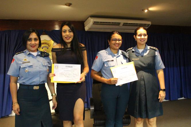 “Por nós mesmas” foi o tema do evento promovido pela Corregedoria Geral da PM, na manhã desta quinta-feira (7), em alusão ao Dia Internacional da Mulher. A cerimônia de homenagem, realizada no auditório A da Polícia Civil, no bairro Nazaré, em Belém, rompeu paradigmas ao propor a discussão de temas contemporâneos relacionados à mulher. 
Abrindo o evento, a palestra “Feminicídio: a invisibilidade que mata” foi ministrada pela cabo Tatiana Tolosa, graduada em sociologia, especialista em polícia comunitária e gestão da informação, e mestre em segurança pública. A policial esclareceu o conceito do termo e a importância do tema nos dias atuais.

FOTO: ASCOM / POLICIA MILITAR
DATA: 08.03.2019
BELÉM - PARÁ <div class='credito_fotos'>Foto: Ascom Polícia Militar   |   <a href='/midias/2019/originais/766b9817-10c7-4235-82f9-48e15bab0dcc.jpg' download><i class='fa-solid fa-download'></i> Download</a></div>