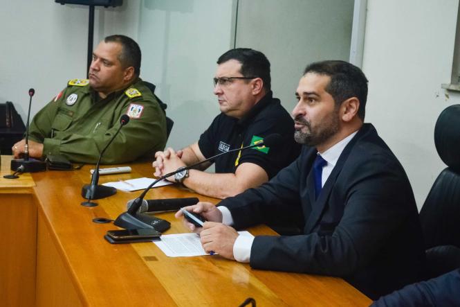 O Governo do Pará, por meio da Secretaria de Estado de Segurança Pública e Defesa Social (Segup), informa que ao comparar o período de 1 a 28 de fevereiro, dos anos de 2018 e 2019, totaliza-se uma redução de 24% nos casos de homicídios, resultando na preservação de 66 vidas, em todo o Estado. Em 2018, o número computado foi de 278 mortes, já em 2019, no mesmo período, foram registradas 212 ocorrências. Essa é a redução mais significativa registrada de homicídios, nos meses de fevereiro, desde 2010.

FOTO: ELIELSON MODESTO / ASCOM SEGUP
DATA: 01.03.2019
BELÉM - PA <div class='credito_fotos'>Foto: Elielson Modesto / Ascom Segup   |   <a href='/midias/2019/originais/77af19c4-a19d-439c-98db-2d927ff3e76d.jpg' download><i class='fa-solid fa-download'></i> Download</a></div>