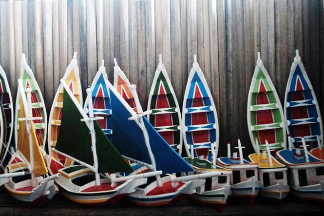 A produção artesanal com o aproveitamento da matéria-prima do miritizeiro será exposta entre os dias 31 de maio e 02 de junho   durante o 16° Festival do Miriti, que ocorrerá na Praça Francisco de Azevedo Monteiro (Praça da Bandeira), em Abaetetuba, região do Baixo Tocantins. Cerca de 200 mil visitantes devem participar do festival e promete gerar 100 empregos diretos e 500 indiretos segundo estima a organização.

FOTO: DIVULGAÇÃO
DATA: 14.05.2019
BELÉM - PARÁ <div class='credito_fotos'>Foto: Divulgação   |   <a href='/midias/2019/originais/78b675d4-d0b2-4a8b-8cc3-f190a87ed005.jpg' download><i class='fa-solid fa-download'></i> Download</a></div>