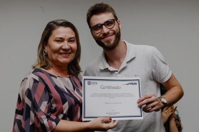 Concluiu-se nessa sexta-feira (12), mais uma semana de cursos ofertados pela Escola de Governança Pública do Estado do Pará (EGPA). Desta vez, no período de 08 a 12 de abril, cerca de 130 servidores receberam os certificados, durante cerimônia na sede do órgão, de Sistema Integrado de Administração Financeira para Estados e Municípios, (Siafem Operacional), Licitação e contratos na administração pública e Elaboração de projetos e captação de recursos.

FOTO: WAGNER SANTANA / AGÊNCIA PARÁ
DATA: 12.04.2019
BELÉM - PA <div class='credito_fotos'>Foto: Wagner Santana / Ag. Pará   |   <a href='/midias/2019/originais/7c5a061a-0721-4e9a-aad9-cb96851a1e83.jpg' download><i class='fa-solid fa-download'></i> Download</a></div>
