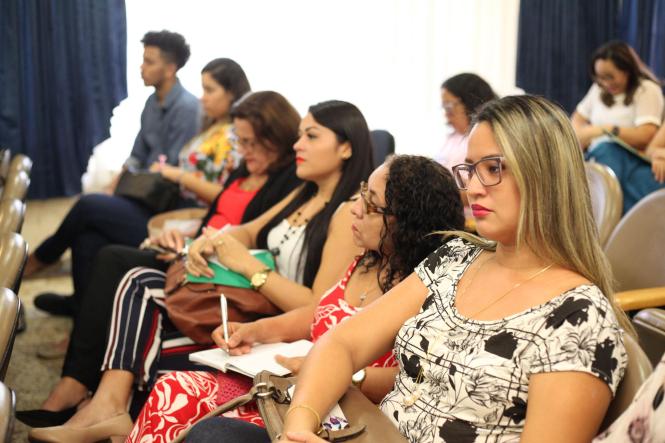 O Governo do Estado, por meio da Secretaria de Justiça e Direitos Humanos, abriu a programação alusiva ao Dia da Mulher no Estado, com um seminário sobre feminicídio, no Fórum Cível de Belém, na manhã de hoje (1º).

FOTO: WAGNER ALMEIDA / ASCOM SEJUDH
DATA: 01.03.2019
BELÉM - PA <div class='credito_fotos'>Foto: Wagner Almeida/ Ascom Sejudh   |   <a href='/midias/2019/originais/7ceddcf6-0fb4-4d64-9dff-d46f9f6ab371.jpg' download><i class='fa-solid fa-download'></i> Download</a></div>