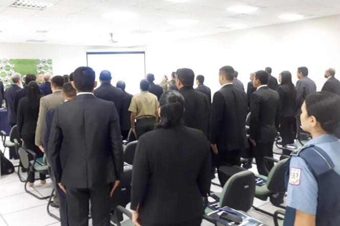 Teve início nesta segunda-feira (18), o IV Curso Básico de Inteligência (CBI) da Polícia Militar do Estado. O evento é realizado no auditório do Centro Gestor e Operacional do Sistema de Proteção da Amazônia (Censipam), em Belém. A ação está sendo coordenada pelo Centro de Inteligência da PM e é direcionada aos integrantes das instituições da área de segurança pública, nos âmbitos federal, estadual e municipal.

FOTO: ASCOM / PM
DATA: 19.03.2019
BELÉM - PA <div class='credito_fotos'>Foto: ASCOM / PMPA   |   <a href='/midias/2019/originais/7dcb2f7c-bf20-477f-b4ed-50e26c693eb4.jpg' download><i class='fa-solid fa-download'></i> Download</a></div>