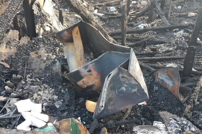 O diretor-presidente da Companhia de Habitação no Pará (Cohab), José Scaff Filho, foi até a passagem Francisco Monteiro, no bairro de Canudos, em Belém, onde 10 casas foram destruídas após um incêndio ocorrido na sexta-feira (1º). O titular da Cohab esteve no local, na tarde deste sábado (2), junto com a equipe de assessores, engenheiros e assistentes sociais da Companhia.

FOTO: ASCOM / COHAB
DATA: 03.03.2019
BELÉM - PA <div class='credito_fotos'>Foto: ASCOM / COHAB    |   <a href='/midias/2019/originais/80794a83-2b01-426d-9e2b-5b26ca70d66e.jpg' download><i class='fa-solid fa-download'></i> Download</a></div>