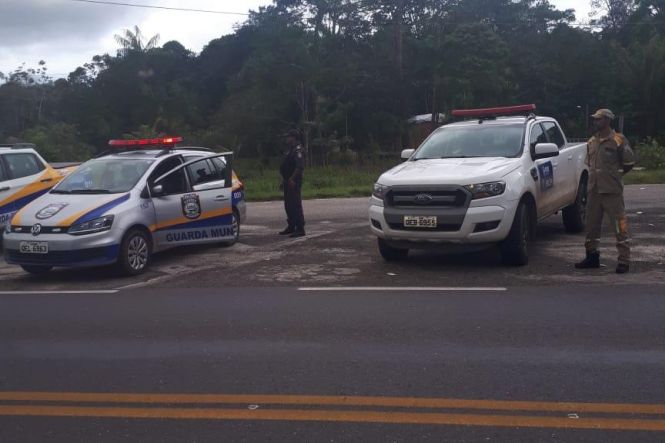 Desde o início da Operação Semana Santa na última quinta-feira (18), até este sábado (20), nenhuma ocorrência grave foi registrada no distrito de Mosqueiro, pertencente a Belém.

FOTO: ASCOM /  SEGUP - PA
DATA: 20.04.2019
MOSQUEIRO - PARA <div class='credito_fotos'>Foto: Ascom Segup   |   <a href='/midias/2019/originais/81b8c66f-09a2-4133-bf23-6f226e8b4390.jpg' download><i class='fa-solid fa-download'></i> Download</a></div>