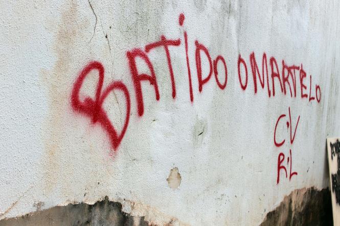 Órgãos de segurança pública estaduais e municipais iniciaram, nesta segunda-feira (11), a Operação Tolerância Zero. O objetivo é remover pichações feitas por facções criminosas nos muros de bairros localizados na área da Grande Belém.

FOTO: ASCOM PM-PA
DATA: 11.02.2019
BELÉM - PARÁ <div class='credito_fotos'>Foto: Ascom PMPA   |   <a href='/midias/2019/originais/8284ae11-268d-45ae-8d62-e4c0ec389243.jpg' download><i class='fa-solid fa-download'></i> Download</a></div>