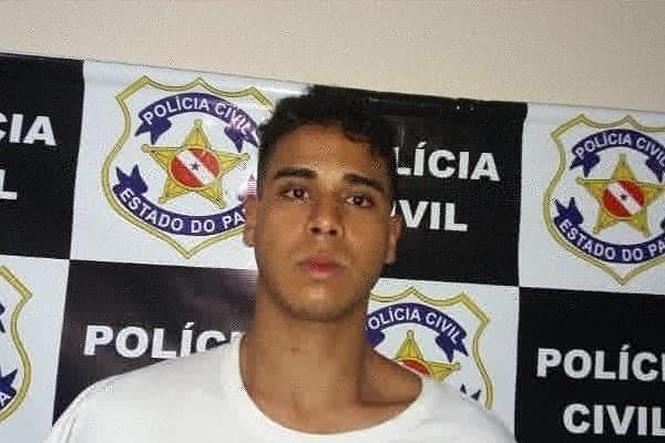 Policiais civis do Pará apreenderam, na noite desta quinta-feira (21), 81 quilos de maconha prensada, em uma casa no Conjunto Cidade Nova, em Ananindeua, na Região Metropolitana de Belém. No local foi preso em flagrante Adriano Scerni Fortunato. A apreensão é resultado de investigação da Divisão Estadual de Narcóticos (Denarc), em conjunto com policiais militares da Rotam e do Serviço de Inteligência. As drogas e o acusado foram conduzidos à sede da Denarc.

FOTO: ASCOM / POLICIA CIVIL
DATA: 22.02.2019
BELÉM - PARÁ <div class='credito_fotos'>Foto: Divulgação / Policia Civil - Pará   |   <a href='/midias/2019/originais/8298b71a-df4d-4670-a122-0a196aff493f.jpg' download><i class='fa-solid fa-download'></i> Download</a></div>