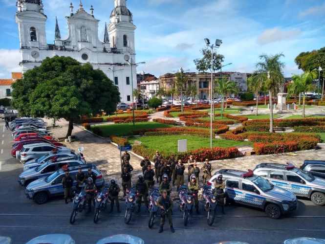 A Polícia Militar do Pará realizando, desde as 7h desta quarta-feira (24), a Operação Tiradentes III nas áreas de todos os comandos intermediários da instituição (capital, região metropolitana e interior do Estado).

FOTO: ASCOM / POLICIA MILITAR
DATA: 24.04.2019
BELÉM - PARÁ <div class='credito_fotos'>Foto: Ascom / Policia Militar   |   <a href='/midias/2019/originais/83bed54f-e42a-4663-9182-4bd7acdbd36b.jpg' download><i class='fa-solid fa-download'></i> Download</a></div>