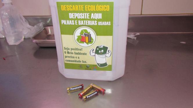        Gerenciar os impactos dos resíduos no meio ambiente é um dos principais objetivos do projeto de “Descarte ecológico de pilhas e baterias”, desenvolvido pelo Hospital Regional Público do Marajó (HRPM), em Breves, no sudoeste marajoara.

FOTO: ASCOM / HRPM
DATA: 22.03.2019
BREVES / PARÁ                         <div class='credito_fotos'>Foto: Ascom / HRPM   |   <a href='/midias/2019/originais/85251d8c-9976-448d-bd15-206d493fcd86.jpg' download><i class='fa-solid fa-download'></i> Download</a></div>