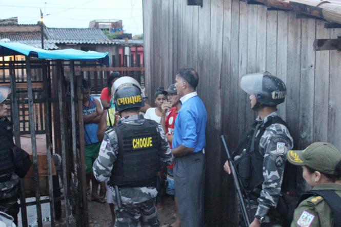 A Polícia Militar do Estado integrou, na manhã desta quarta-feira (27), a Operação Zacarias, no bairro do Distrito Industrial, município de Ananindeua. Durante a ação, uma área de 5.700 metros quadrados foi reintegrada aos seus proprietários. O local foi invadido em dezembro de 2017 e, nos últimos meses, quase 200 famílias ocupavam a área.

FOTO: ASCOM / PMPA
DATA: 27.03.2019
ANANINDEUA - PA <div class='credito_fotos'>Foto: ASCOM / PMPA   |   <a href='/midias/2019/originais/8571b37a-81c2-4f63-b86a-8f3c5a20bd72.jpg' download><i class='fa-solid fa-download'></i> Download</a></div>