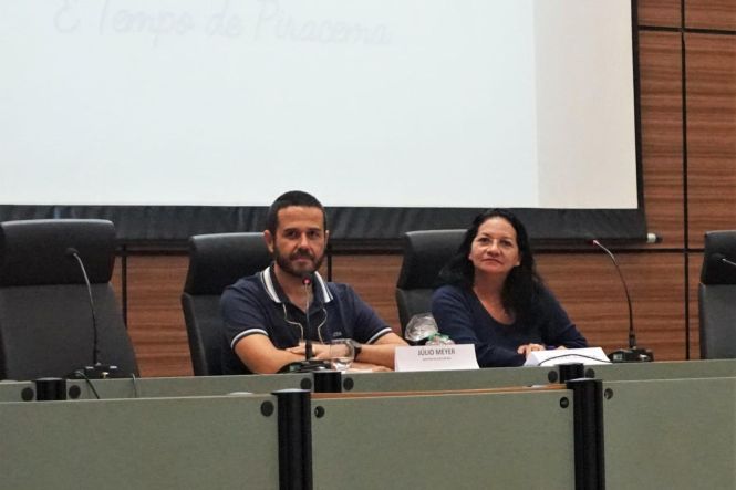 Profissionais que trabalham com o turismo de base comunitária, representantes de instituições da administração pública e de empresas privadas, de Organizações Não-Governamentais (ONGs), de comunidades ribeirinhas, além de pesquisadores de todas as regiões do Estado participam, até o próximo sábado (4), do II Fórum de Gestão do Turismo de Base Comunitária do Pará. 

FOTO: ASCOM / IDEFLOR-BIO
DATA: 03.05.2019
BELÉM - PARÁ
 <div class='credito_fotos'>Foto: Ascom Ideflor-Bio   |   <a href='/midias/2019/originais/85883e03-493a-4129-8929-2ec93989a49f.jpg' download><i class='fa-solid fa-download'></i> Download</a></div>