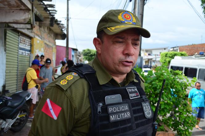 Nem a chuva, que caiu durante toda à tarde e início da noite, afastou os cerca de 25 mil foliões que participaram do tradicional bloco de rua Rabo do Peru, no distrito de Icoaraci, em Belém, nesta quarta-feira de cinzas (6). A festa, que marca o encerramento do carnaval no distrito, contou com ações preventivas e ostensivas de diversos órgãos da segurança pública integrados, por meio da operação Carnaval Seguro, coordenada pela Secretaria de Estado de Segurança Pública do Pará (Segup).


FOTO: ELIELSON MODESTO / SEGUP
DATA: 06.03.2019
BELÉM - PARÁ <div class='credito_fotos'>Foto: Elielson Modesto / Ascom Segup   |   <a href='/midias/2019/originais/86922302-5d6f-479a-8cc4-74b2640c857d.jpg' download><i class='fa-solid fa-download'></i> Download</a></div>
