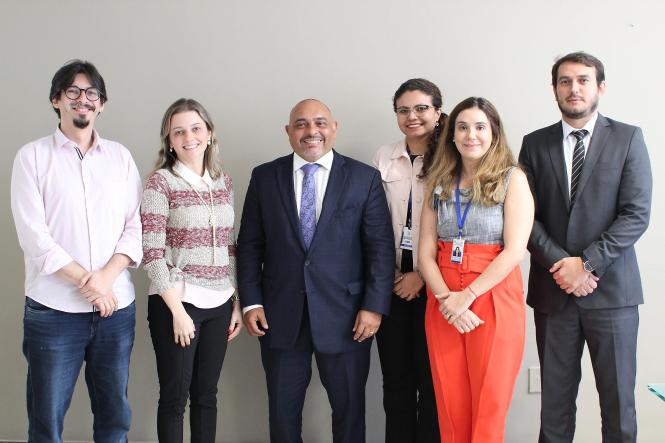 A Defensoria Pública do Estado e a Superintendência do Sistema Penitenciário do Pará firmaram, na tarde desta quinta-feira (21), um Termo de Cooperação que visa acesso aos sistemas da Susipe, para consulta de dados via Levantamento Nacional de Informações Penitenciárias (Infopen) e Sistema de Acompanhamento de Apenados (Siscap). 

FOTO: ASCOM / DEFENSORIA PÚBLICA DO PARÁ
DATA: 22.03.2019
BELÉM - PARÁ <div class='credito_fotos'>Foto: ASCOM / DEFENSORIA PÚBLICA DO PARÁ   |   <a href='/midias/2019/originais/8707592c-5410-4868-9d90-6ac5f75cec0f.jpg' download><i class='fa-solid fa-download'></i> Download</a></div>