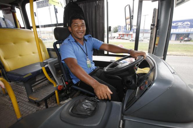 A BR-316, principal acesso rodoviário da capital paraense, passará nos próximos 19 meses pela maior intervenção estrutural desde que ganhou o atual formato de 6 pistas (3 pistas de entrada e 3 pistas de saída da cidade). Alguns trechos possuem, inclusive, 8 pistas. A obra de ampliação foi feita na década de 80, pelo Governo Federal. Desde então, a via passou por várias revitalizações de menor porte, como ocorreu no trecho entre a Prefeitura de Ananindeua e a sede do Clube Associação Atlética Banco do Brasil (AABB), na época em que o atual governador do Pará, Helder Barbalho, era prefeito do município da região metropolitana de Belém.

FOTO: FERNANDO ARAÚJO/AG. PARÁ
DATA: 23.01.2019
BELÉM - PARÁ <div class='credito_fotos'>Foto: Fernando Araújo/Ag. Pará   |   <a href='/midias/2019/originais/8724d000-8067-49bb-9d8b-0e3959e1b3d1.jpg' download><i class='fa-solid fa-download'></i> Download</a></div>