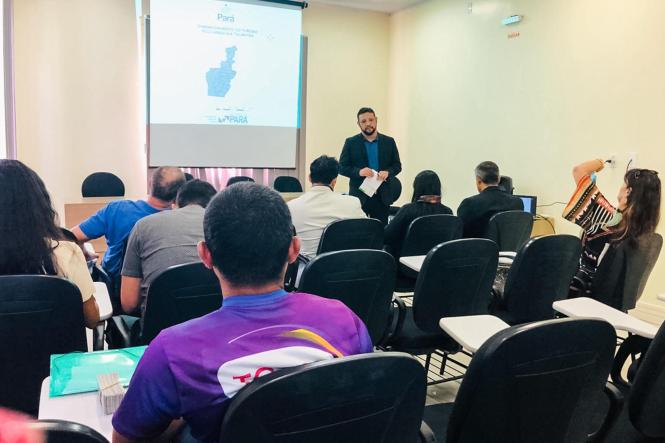 Os municípios de Tucuruí, Santarém e Itaituba serão os próximos a receber as oficinas do Programa de Regionalização do Turismo (PRT) promovidas pelos representantes e técnicos da Secretaria de Estado de Turismo (Setur), conforme as diretrizes preconizadas pela política federal do Ministério do Turismo (Mtur) para elaboração e atualização do Mapa do Turismo Brasileiro. Os seminários “Aprimorando a Gestão Municipal do Turismo Paraense” vão ocorrer em Tucuruí de 27 a 29 de março, e em Santarém e Itaituba de 03 a 05 de abril.

FOTO: ASCOM / SETUR
DATA: 25.03.2019
BELÉM - PA <div class='credito_fotos'>Foto: ASCOM / SETUR   |   <a href='/midias/2019/originais/87f0ee89-0c7f-49f2-8fda-c9deb6efa271.jpg' download><i class='fa-solid fa-download'></i> Download</a></div>