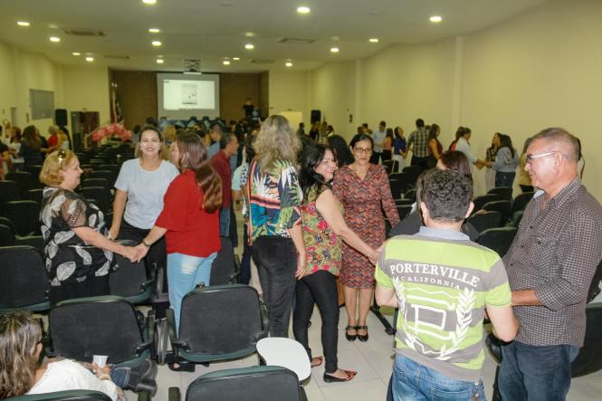 Em mais uma agenda positiva, a Fundação de Atendimento Socioeducativo do Pará (Fasepa), promoveu nesta sexta-feira (15) um amplo diálogo com diferentes operadores do sistema socioeducativo. O encontro, realizado para debater de forma colaborativa novos processos de trabalho que irão nortear as ações e procedimentos em diferentes áreas da instituição, ocorreu no auditório da Faculdade Estácio, em Belém.

FOTO: DANI VALENTE / ASCOM FASEPA
DATA: 15.03.2019
BELÉM - PA <div class='credito_fotos'>Foto: Dani Valente / Ascom Fasepa   |   <a href='/midias/2019/originais/89d644b5-eaed-4139-8297-f4dde8007466.jpg' download><i class='fa-solid fa-download'></i> Download</a></div>