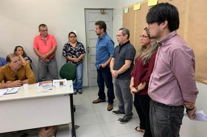 Os servidores da Secretaria de Estado de Desenvolvimento Agropecuário e da Pesca (Sedap) participam durante toda esta semana da oficina de trabalho sobre as novas diretrizes de atuação da Sedap no meio rural. “Será um trabalho participativo, técnico e dinâmico voltado ao atendimento do agricultor familiar. Queremos que a secretaria volte a ser referência no meio rural em toda a região norte do país”, explicou o secretário, Hugo Suenaga.

FOTO: ASCOM SEDAP
DATA: 15.01.2019
BELÉM - PARÁ <div class='credito_fotos'>Foto: Ascom Sedap   |   <a href='/midias/2019/originais/89fcf12d-764b-42b2-a035-712dce9c4c7f.jpg' download><i class='fa-solid fa-download'></i> Download</a></div>
