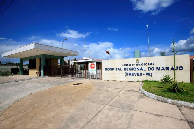 Em alusão ao mês de cuidados com a voz, o Hospital Regional Público do Marajó (HRPM), em Breves, alerta sobre alterações que podem ser indícios de doenças.De acordo com o fonoaudiólogo Elivelton Oliveira, que atua nas Unidades de Terapia Intensiva (UTI) neonatal e pediátrica e nas clínicas, as medidas preventivas para o zelo com a voz e hábitos saudáveis são fundamentais para a manutenção da saúde vocal. 

FOTO: ASCOM / HRPM
DATA: 23.04.2019
BREVES - PARÁ <div class='credito_fotos'>Foto: Ascom HRPM   |   <a href='/midias/2019/originais/8a9378ec-158b-4fe4-8da6-f57745d761ef.jpg' download><i class='fa-solid fa-download'></i> Download</a></div>