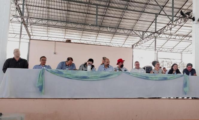 Considerando o rompimento das barragens de rejeitos em Minas Gerais (Mariana e Brumadinho), a Prefeitura de Oriximiná (PA) convidou a Mineração Rio do Norte (MRN) para esclarecer, em audiência pública realizada na sexta-feira (9), as condições das barragens e tanques de rejeitos existentes no município do oeste paraense. 

FOTO: DIVULGAÇÃO
DATA: 09.02.2019
Oriximiná - PARÁ
 <div class='credito_fotos'>Foto: Divulgação   |   <a href='/midias/2019/originais/8b320208-f811-4406-b862-3d2a44996953.jpg' download><i class='fa-solid fa-download'></i> Download</a></div>