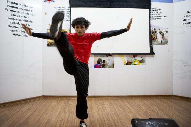 A China e o Brasil são países multiculturais que, juntos, podem prospectar possibilidades inéditas de pesquisa, ensino, cultura e extensão. A partir dessa ótica, o Instituto Confúcio, em parceria com a Universidade do Estado do Pará (Uepa), realizou a 3a edição da Competição de Proficiência em Língua e Cultura Chinesa nesta sexta-feira (12), no auditório da reitoria da instituição de ensino superior.

FOTO: NAILANA THIELY / ASCOM UEPA
DATA: 12.04.19
BELÉM - PARÁ <div class='credito_fotos'>Foto: Nailana Thiely / Ascom Uepa   |   <a href='/midias/2019/originais/8f4b8b36-8edf-4ea2-95e5-582471e7d6f4.jpg' download><i class='fa-solid fa-download'></i> Download</a></div>