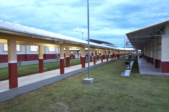 No terceiro dia do programa Governo por Todo o Pará no sudeste do estado, a secretária de educação, professora Leila Freire, visitou algumas escolas indígenas da região. O objetivo foi conhecer de perto a condição do ensino e as necessidades dos estudantes. 

FOTO: ASCOM / SEDUC
DATA: 05.04.2019
MARABÁ - PA <div class='credito_fotos'>Foto: ASCOM / SEDUC   |   <a href='/midias/2019/originais/9033c62d-6cd4-42d4-bda4-a588a83ae245.jpg' download><i class='fa-solid fa-download'></i> Download</a></div>