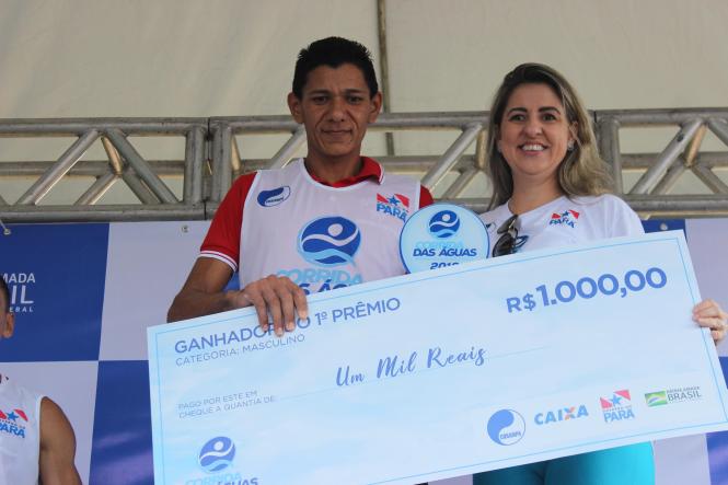 Pela primeira vez, a Companhia de Saneamento do Pará (Cosanpa) realizou a “Corrida e Caminhada das Águas – Preservar para não faltar”. O evento ocorreu na manhã deste domingo (24), no Parque Ambiental do Utinga, como parte da programação pelo Dia Mundial da Água, celebrado no último dia 22.

FOTO: ASCOM / COSANPA
DATA: 24.03.2019
BELÉM - PARÁ <div class='credito_fotos'>Foto: ASCOM / COSANPA   |   <a href='/midias/2019/originais/92651a68-384d-4dcc-87a4-a86bd7844018.jpg' download><i class='fa-solid fa-download'></i> Download</a></div>