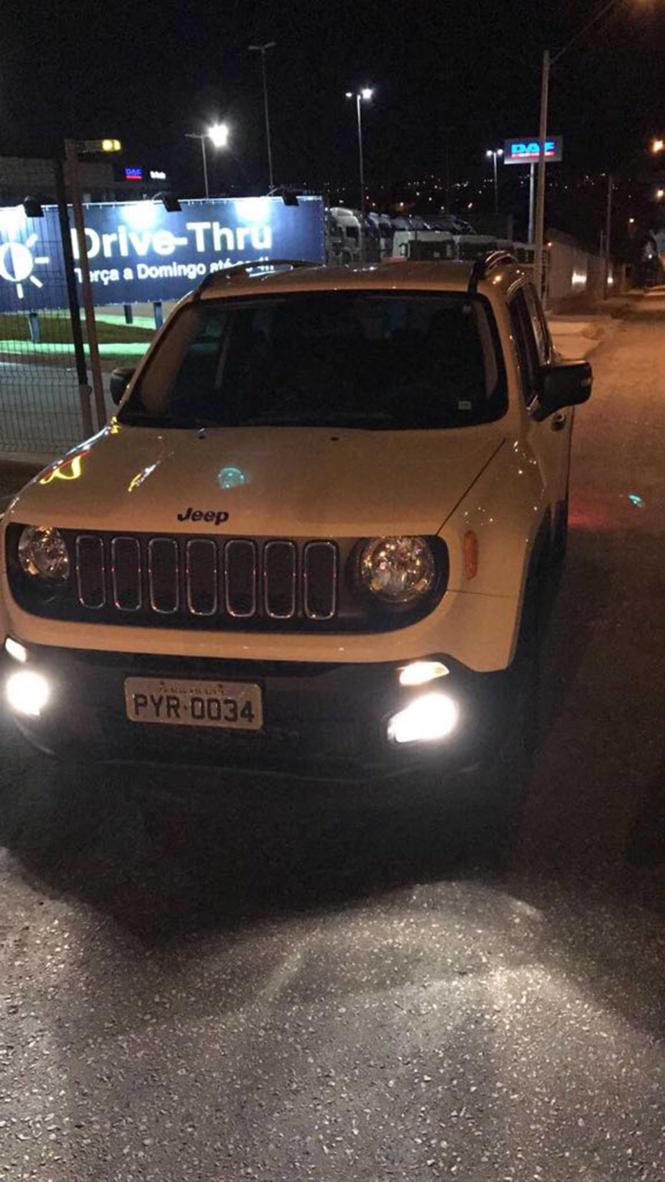 A Polícia Civil do Pará apresentou, nesta quarta-feira (30), na sede da Divisão de Repressão ao Crime Organizado (DRCO), dois suspeitos de envolvimento em fraudes na venda de carros alugados, em Belém. Frank William Pereira Pacheco e Francisco Nilton Bezerra Farias Junior são apontados como integrantes de um esquema que incluía desde furtos e recepção de veículos furtados, até a falsificação de documentos públicos, uso de documentos falsos e crime de estelionato na locação de veículos furtados.

FOTO: ASCOM PC
DATA: 30.01.2019
BELÉM - PARÁ <div class='credito_fotos'>Foto: Ascom / Polícia Civil   |   <a href='/midias/2019/originais/92ccfb50-ab90-4ff1-9937-408ccfba9801.jpg' download><i class='fa-solid fa-download'></i> Download</a></div>