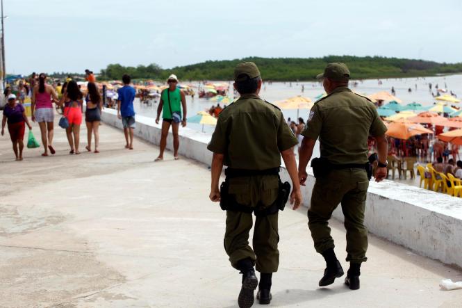 A Polícia Militar vai realizar a Operação "Semana Santa Segura" no período de 18 a 23 de abril. Vinte e quatro localidades do Estado, situadas nos diversos comandos de Policiamento Regionais (CPRs) da corporação, receberão reforço de efetivo.

FOTO: ARQUIVO AG.PARÁ / SIDNEY OLIVEIRA 
DATA: 17.04.2019
MARAPANIM - PARÁ <div class='credito_fotos'>Foto: SIDNEY OLIVEIRA / ARQUIVO AG. PARÁ   |   <a href='/midias/2019/originais/933452ed-e860-4249-88b7-66cc4db80da4.jpg' download><i class='fa-solid fa-download'></i> Download</a></div>