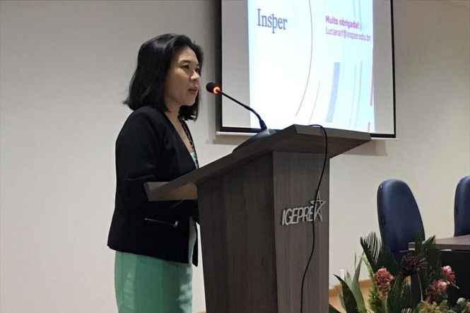 Os servidores públicos do Estado têm agora um novo instrumento de capacitação e aprimoramento da gestão pública. É o programa AGE Capacita, lançado pela Auditoria Geral do Estado (AGE) durante o I Seminário de Gestão, Controle e Resultado, que ocorreu na noite desta quarta-feira (15), no auditório do Igeprev, em Belém.

FOTO: ASCOM / AGE
DATA: 16.05.2019
BELÉM - PARÁ <div class='credito_fotos'>Foto: ASCOM / AGE   |   <a href='/midias/2019/originais/94e4dd72-930f-423d-adda-8160bd0ac870.jpg' download><i class='fa-solid fa-download'></i> Download</a></div>