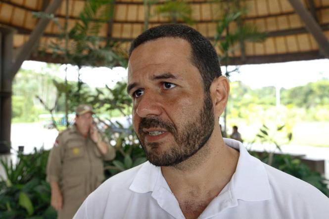 O Parque do Utinga recebeu na manhã desta segunda (25), a abertura da Semana da Festa Anual das Árvores, promovida pelo Instituto de Desenvolvimento Florestal e da Biodiversidade do Estado do Pará (Ideflor-Bio), com a presença de mais de 500 pessoas, entre parceiros e visitantes. Palestras, plantação de mudas e trilhas, sempre voltadas à educação e conscientização ambiental, fizeram parte da programação.  
   
NA FOTO : JÚLIO MEIER  

FOTO: WAGNER SANTANA / AGÊNCIA PARÁ
DATA: 25.03.2019
BELÉM - PA
NA FOTO : JÚLIO MEIER  <div class='credito_fotos'>Foto: Wagner Santana / Ag. Pará   |   <a href='/midias/2019/originais/976276d2-8f0d-4609-8d18-62f9553413b5.jpg' download><i class='fa-solid fa-download'></i> Download</a></div>