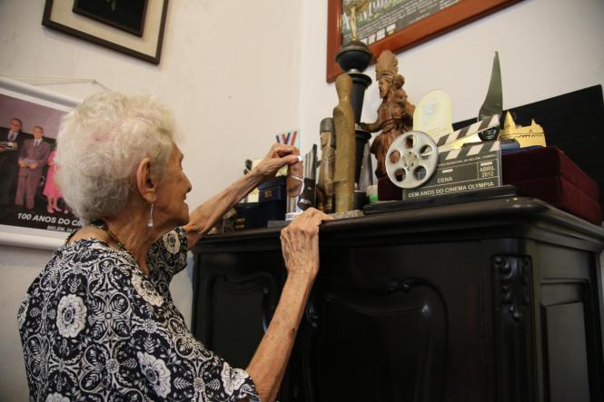 O Governo do Pará, por meio da Secretaria de Estado de Cultura (Secult), divulgou na sexta-feira (22), a lista de espetáculos selecionados para a 1ª Mostra de Teatro "Nilza Maria". 
NA FOTO: Nilza Maria, atriz paraense de 96 anos de idade

FOTO: DIVULGAÇÃO / SECULT
DATA: 27.03.2019
BELÉM - PARÁ <div class='credito_fotos'>Foto: Ascom Secult   |   <a href='/midias/2019/originais/98eba6dd-3a5f-4c42-8f33-86f4b0ab955d.jpg' download><i class='fa-solid fa-download'></i> Download</a></div>