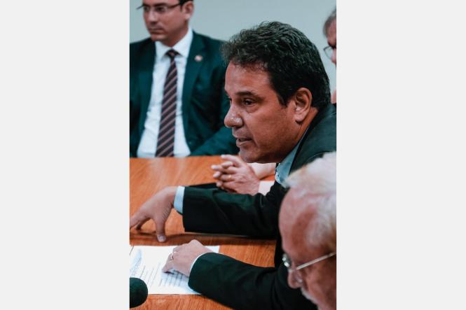 As obras nos filtros do Complexo Bolonha, responsável por 65% do abastecimento de toda a Região Metropolitana de Belém, seguem aceleradas para que o serviço seja 100% normalizado. Em coletiva realizada na tarde desta segunda-feira (15), a Compania de Saneamento do Pará (Cosanpa) informou que, além deste trabalho, outras obras de infraestrutura estão em execução. O objetivo principal é recuperar a produção de água nos 16 filtros do sistema, que funciona apenas com oito atualmente.

FOTO: JADER PAES / AGÊNCIA PARÁ
DATA: 15.04.2019
BELÉM - PARÁ <div class='credito_fotos'>Foto: JADER PAES / AGÊNCIA PA   |   <a href='/midias/2019/originais/99898b16-3a68-4108-859c-7908586f6874.jpg' download><i class='fa-solid fa-download'></i> Download</a></div>