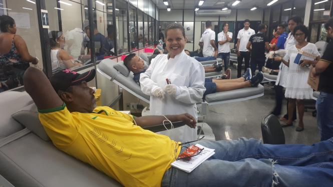 A campanha “Doador Futebol Clube”, que teve seu encerramento nesta quarta-feira, 10, com o significativo saldo de 430 comparecimentos e 315 bolsas de sangue que vão ajudar a salvar 1.260 pacientes internados na rede hospitalar do Estado. <div class='credito_fotos'>Foto: Ascom Hemopa   |   <a href='/midias/2019/originais/9aae3d09-6e08-4df1-a77b-4079d1c12339.jpg' download><i class='fa-solid fa-download'></i> Download</a></div>