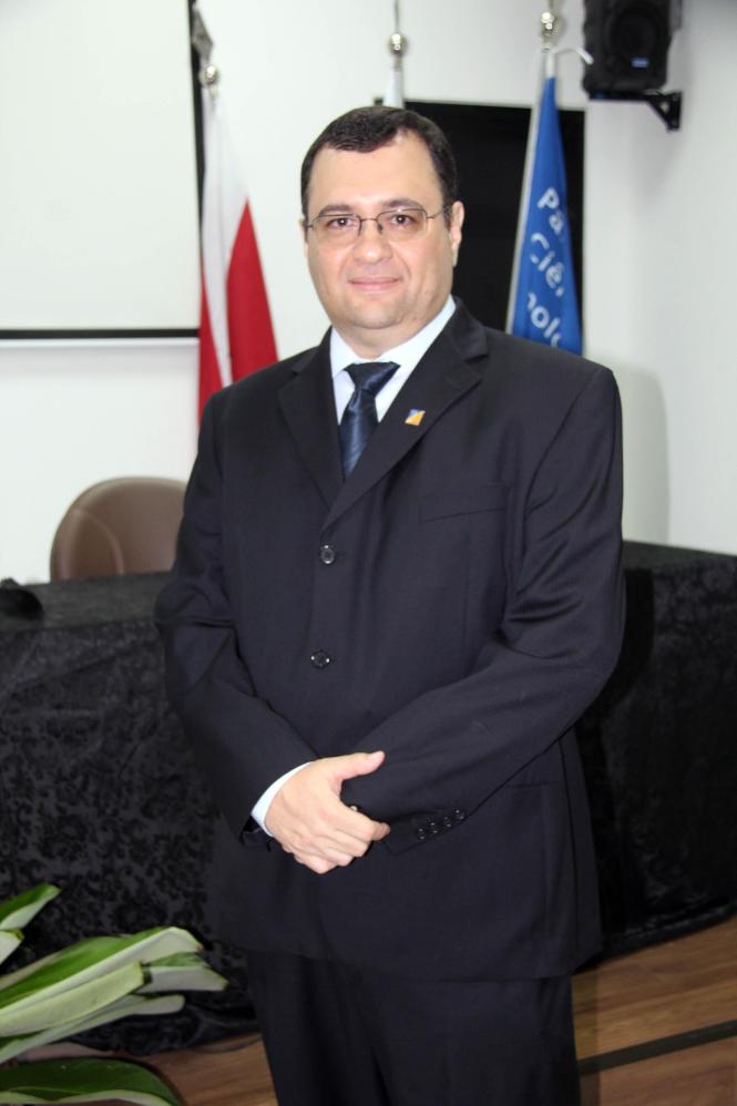 A Fundação de Ciência e Tecnologia Guamá, organização social responsável pela gestão do Parque de Ciência e Tecnologia Guamá, realizou na quinta-feira (17), a cerimônia de posse de sua nova diretoria executiva, eleita pelo conselho curador da instituição para o triênio 2019/2021. O evento foi realizado no auditório do prédio "Espaço Inovação", em Belém. Mais de 100 pessoas, entre autoridades do governo, da comunidade acadêmica e representantes do ecossistema de inovação do estado do Pará participaram do evento. 

FOTO: ADIWALDO SIQUEIRA/DIVULGAÇÃO
DATA: 18.01.2019
BELÉM - PARÁ <div class='credito_fotos'>Foto: Adiwaldo Siqueira/divulgação   |   <a href='/midias/2019/originais/9bc823e6-f099-4090-aa00-6fd367d2ca9c.jpg' download><i class='fa-solid fa-download'></i> Download</a></div>