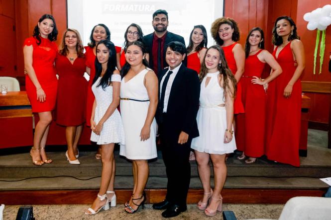 O Hospital Ophir Loyola realizou nesta quarta-feira (27) a cerimônia de formatura dos programas de Residência Multiprofissional Oncologia em Cuidados Paliativos, Uniprofissional em Atenção ao Câncer e Cirurgia e Traumatologia Bucomaxilofacial. Os programas são regidos pelas normas do Ministério da Educação e Ministério da Saúde, sendo o hospital a instituição executora e a Universidade Estadual do Pará, a instituição formadora.

FOTO: RICARDO AMANAJÁS / AGÊNCIA PARÁ
DATA: 28.02.2019
BELÉM - PA <div class='credito_fotos'>Foto: Ricardo Amanajás / Ag. Pará   |   <a href='/midias/2019/originais/9bd0650d-7259-4680-90b8-d3bd55d85a6b.jpg' download><i class='fa-solid fa-download'></i> Download</a></div>