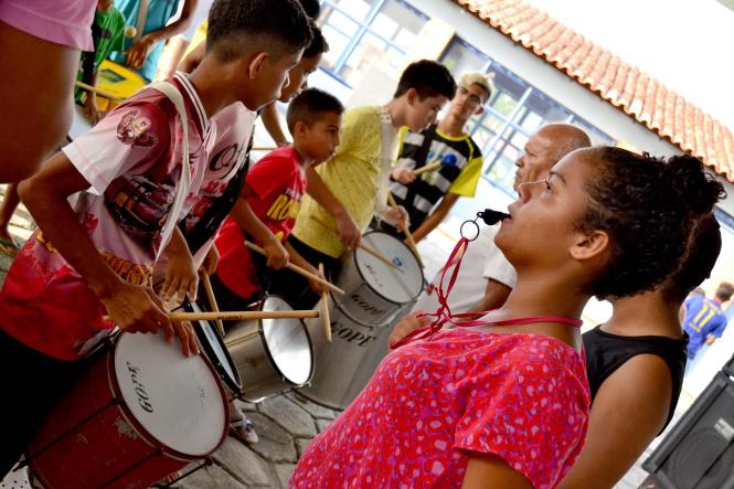 O samba enredo 2019 da Escola de Samba Crias do Curro Velho já foi definido pela Fundação Cultural do Pará (FCP): o tema é “Uma Viagem ao Fabuloso Mundo da Literatura Infantil”. O evento carnavalesco está em sua 29a edição, levando samba e folia pelas ruas de Belém.

FOTO: ASCOM FCP
DATA: 05.02.2019
BELÉM - PARÁ <div class='credito_fotos'>Foto: ASCOM FCP   |   <a href='/midias/2019/originais/9c35d23d-d522-4827-b66a-78e4205e4372.jpg' download><i class='fa-solid fa-download'></i> Download</a></div>
