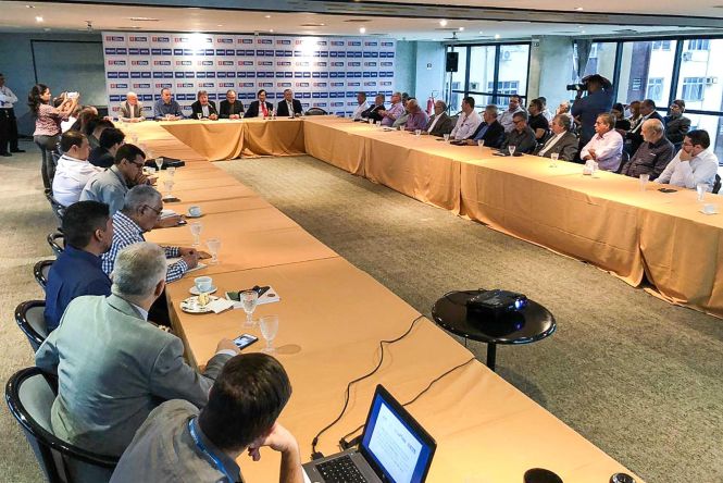 Com o segundo maior PIB do mundo (12,24 bilhões), atrás só dos Estados Unidos (20,5 bilhões), a China é a nação que mais cresceu, economicamente, nos últimos 25 anos. No próximo mês de agosto, o país receberá uma missão oficial do Pará articulada pelo Governo do Estado, por meio da Secretaria Estadual de Desenvolvimento Econômico, Mineração e Energia (Sedeme).

FOTO: ASCOM / SEDEME
DATA: 25.05.2019
BELÉM - PARÁ <div class='credito_fotos'>Foto: ASCOM / SEDEME   |   <a href='/midias/2019/originais/9c418887-7f9d-408a-902c-48df37c8b6f0.jpg' download><i class='fa-solid fa-download'></i> Download</a></div>