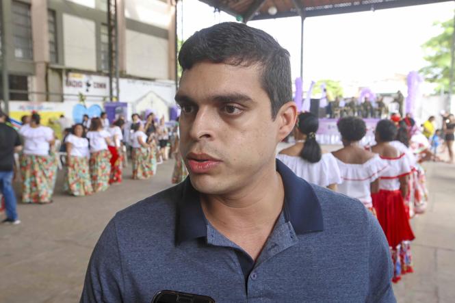 A Secretária de Saúde do Estado do Pará realizou, na manhã deste sábado (16), um evento voltado à comunidade do bairro da Terra Firme, em Belém. A ação social fez parte da programação da campanha Março Lilás, promovida pela Sespa durante este mês, no intuito de conscientizar mulheres sobre a prevenção do câncer de colo de útero.

FOTO: WAGNER SANTANA / AGÊNCIA PARÁ
DATA: 16.03.2019
BELÉM - PA
 <div class='credito_fotos'>Foto: Wagner Santana / Ag. Pará   |   <a href='/midias/2019/originais/9d733634-a471-4105-8261-a36ef616b263.jpg' download><i class='fa-solid fa-download'></i> Download</a></div>