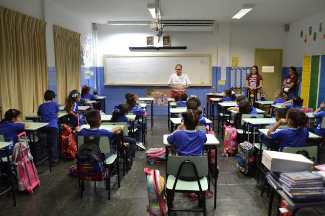 Nesta terça-feira (22), o Departamento de Trânsito do Estado (Detran) realizou mais um projeto de educação voltado às crianças. Desta vez, a iniciativa foi realizada no Colégio São Paulo, em Belém. A ação contou com uma tarde de lazer com crianças do 1º ao 5º ano do ensino fundamental.

FOTO: ASDECOM - DETRAN
DATA 24.01.19
BELÉM - PARÁ

 <div class='credito_fotos'>Foto: ASDECOM / DETRAN   |   <a href='/midias/2019/originais/9ed76e0b-ff65-4230-8bfc-67cae5440ce1.jpg' download><i class='fa-solid fa-download'></i> Download</a></div>
