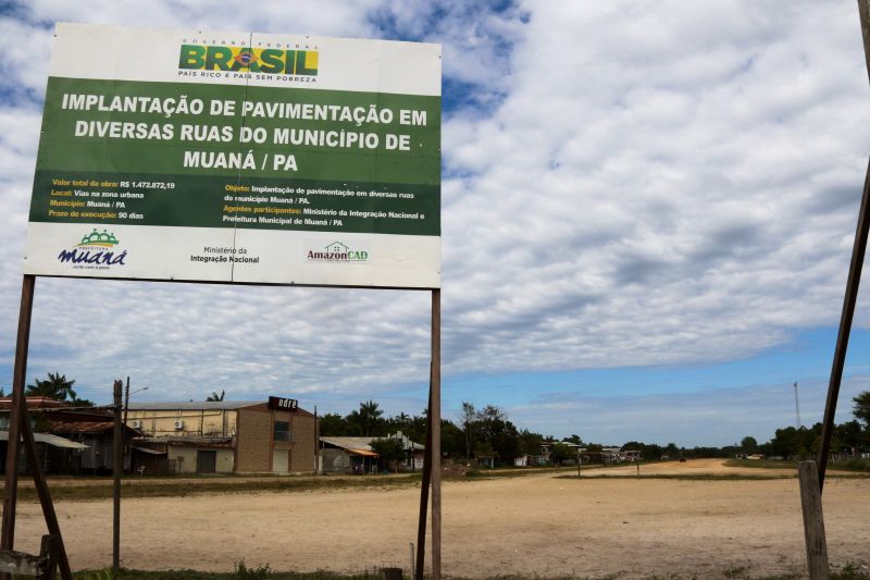 Ato de Entrega da Reforma e Ampliação da EEEM Dr. Sérgio Mota <div class='credito_fotos'>Foto: Ricardo Amanajás / Ag. Pará   |   <a href='/midias/2019/originais/Copia(01)_5281_04.jpg' download><i class='fa-solid fa-download'></i> Download</a></div>