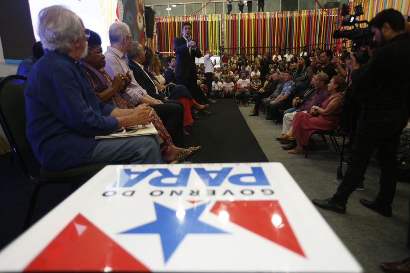 Abertura da Feira do Livro celebra a diversidade e a necessidade de união em prol da Amazônia <div class='credito_fotos'>Foto: Marcelo Seabra / Ag. Pará   |   <a href='/midias/2019/originais/Copia(01)_5344_20190824210631__mg_1350.jpg' download><i class='fa-solid fa-download'></i> Download</a></div>